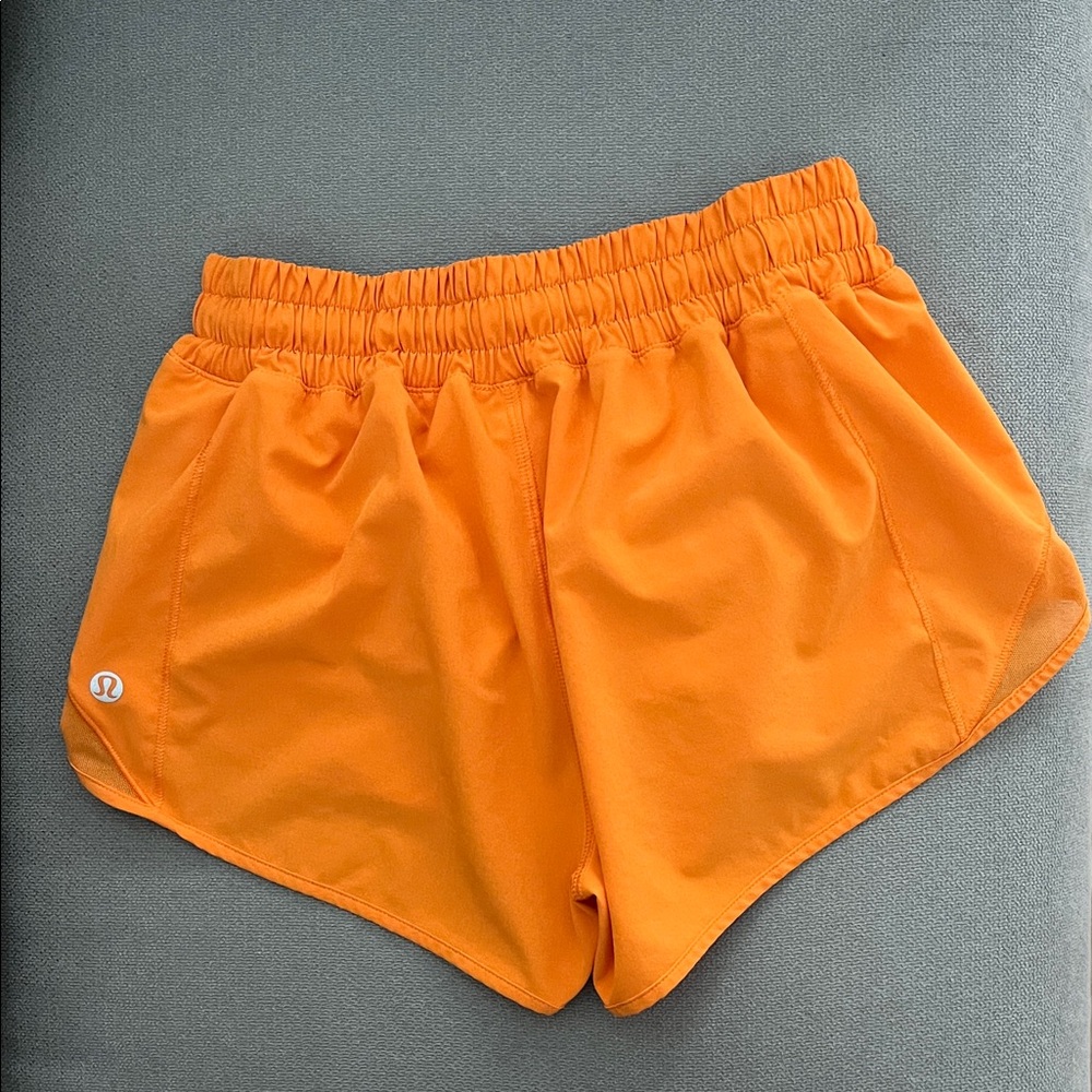 lululemon athletica 2.5” Hotty Shorts size 4